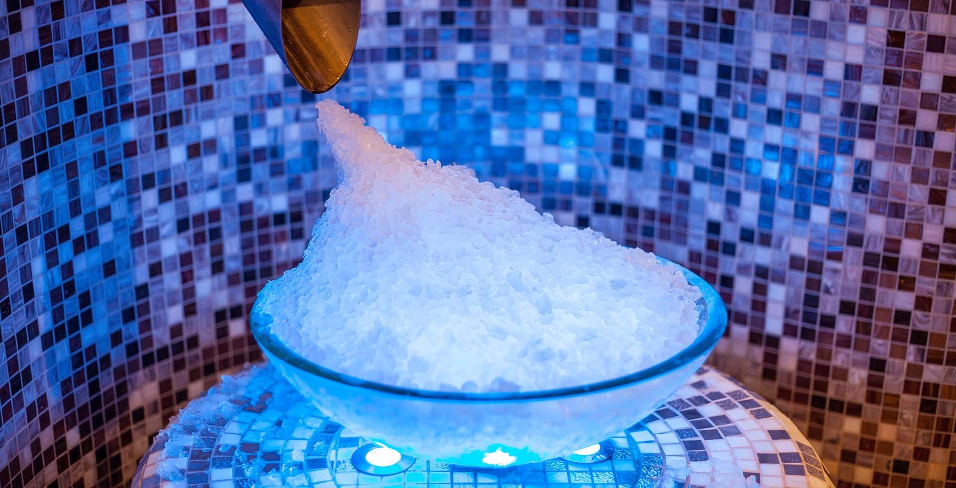 https://saunadekor.com/wp-content/uploads/2023/10/ice-fountain-california.jpg